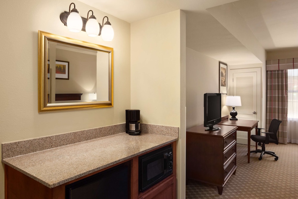 Country Inn and Suites By Radisson Crestview FL 18/19