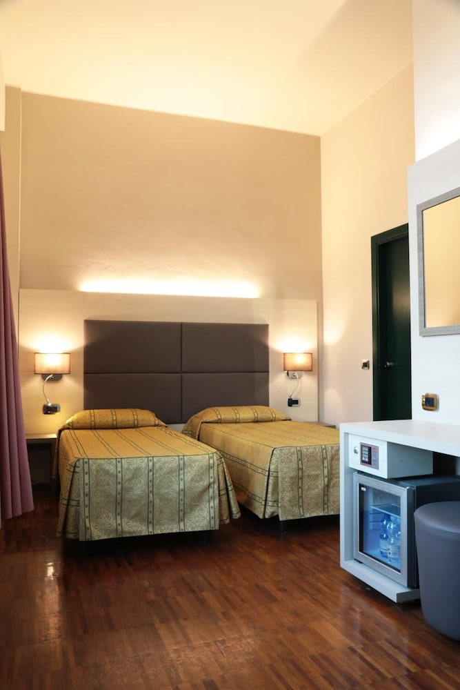 Hotel Campion 13/67