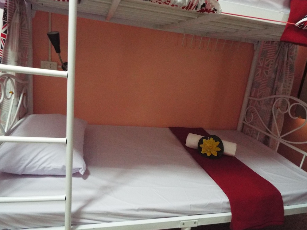 Hostel 24 23/50