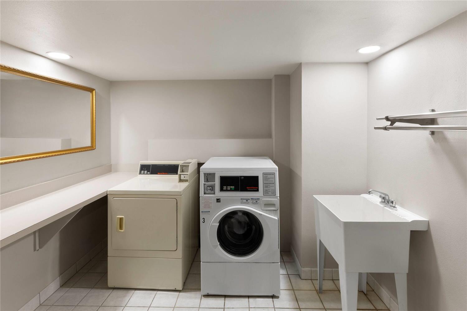 Days Inn By Wyndham Tulsa Central 42/42