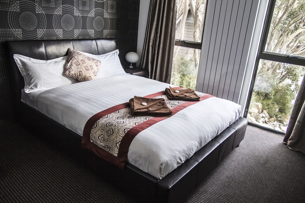 DUCK INN MT BULLER 6/61