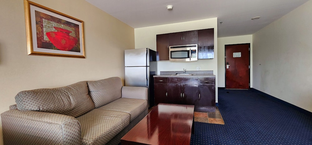 Days Inn by Wyndham Canadian 12/23