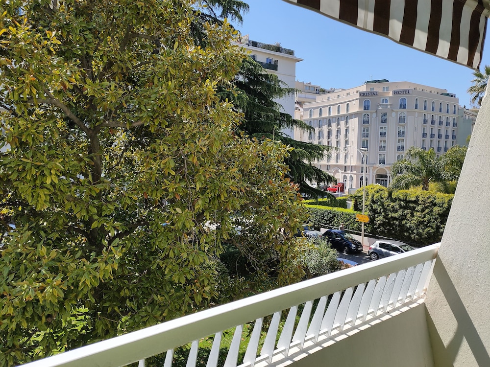 Hotel Victoria 51/64