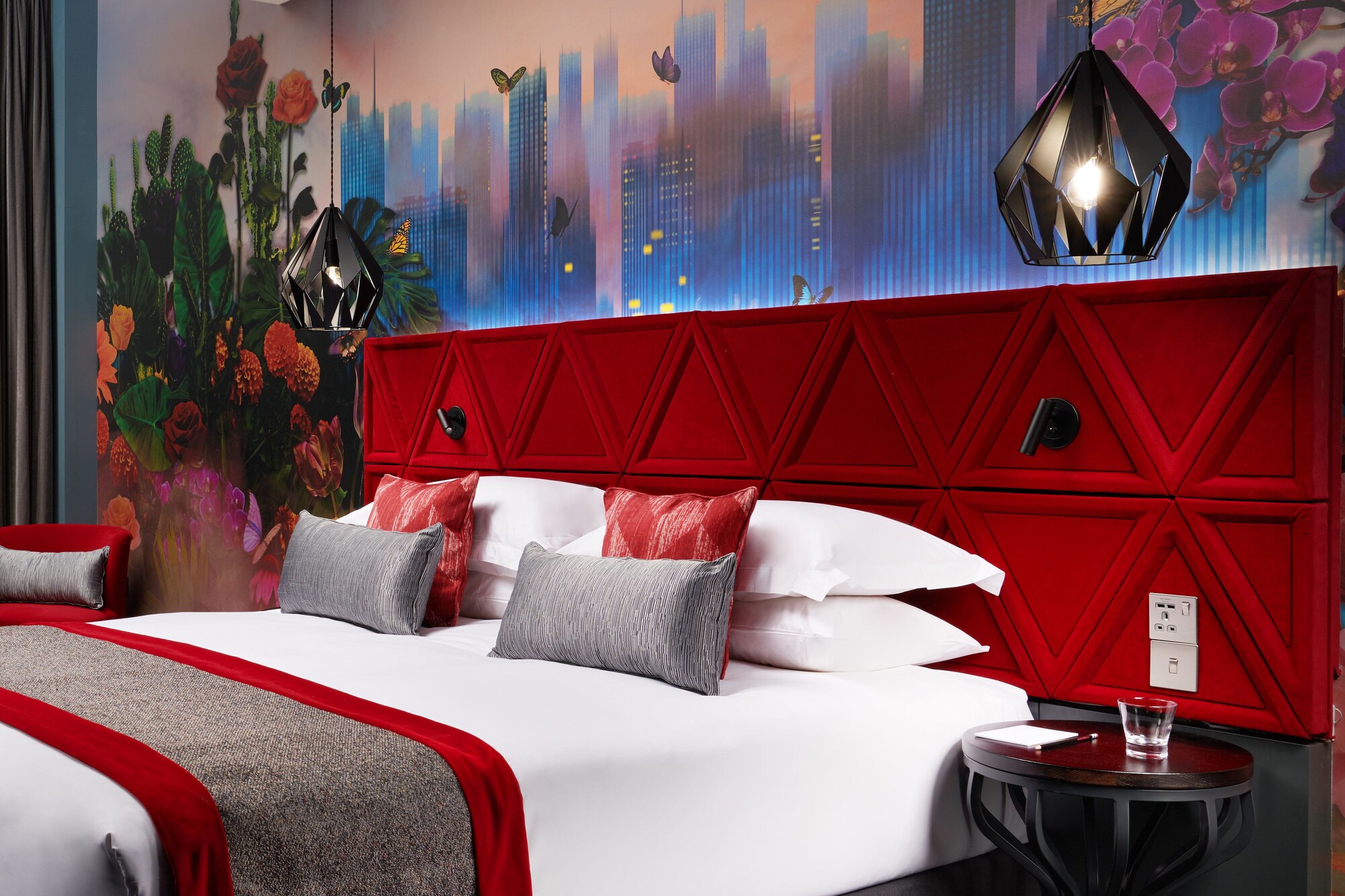 CLUB, DELUXE, DOUBLE BED