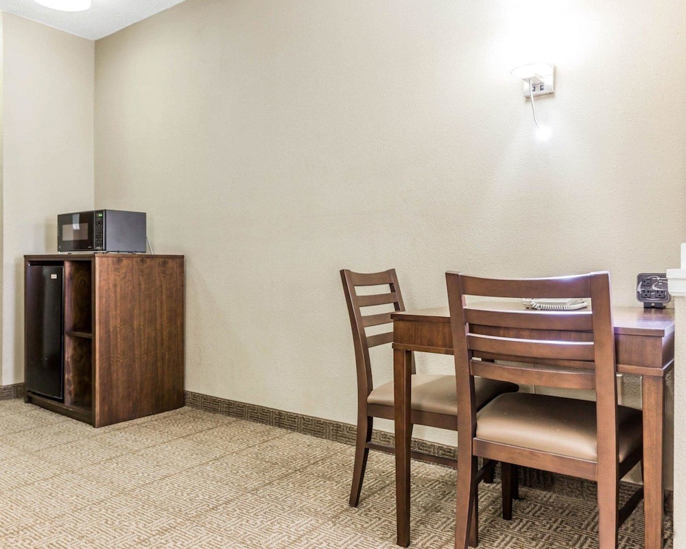 Comfort Suites At Isle Of Palms Connector 35/48