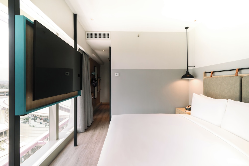 Moxy Putrajaya 10/40