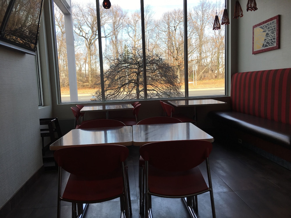 restaurant cafeteria