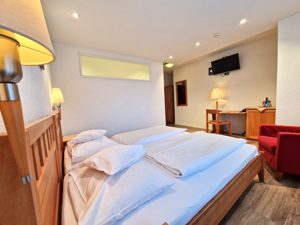 Badhotel Restaurant Stauferland 15/75