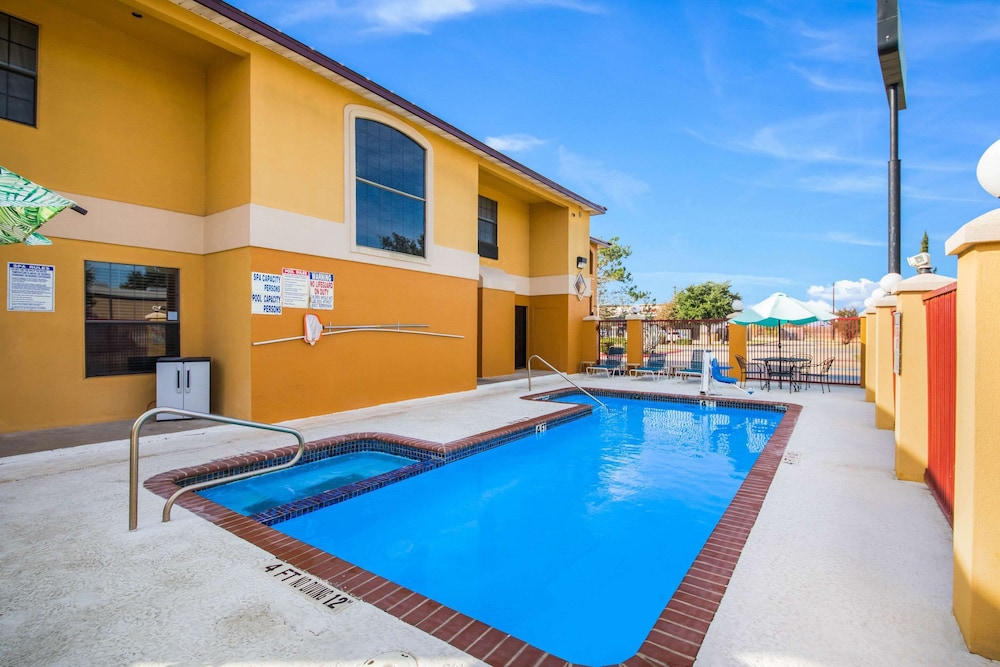 Quality Inn Bastrop, TX 1/42
