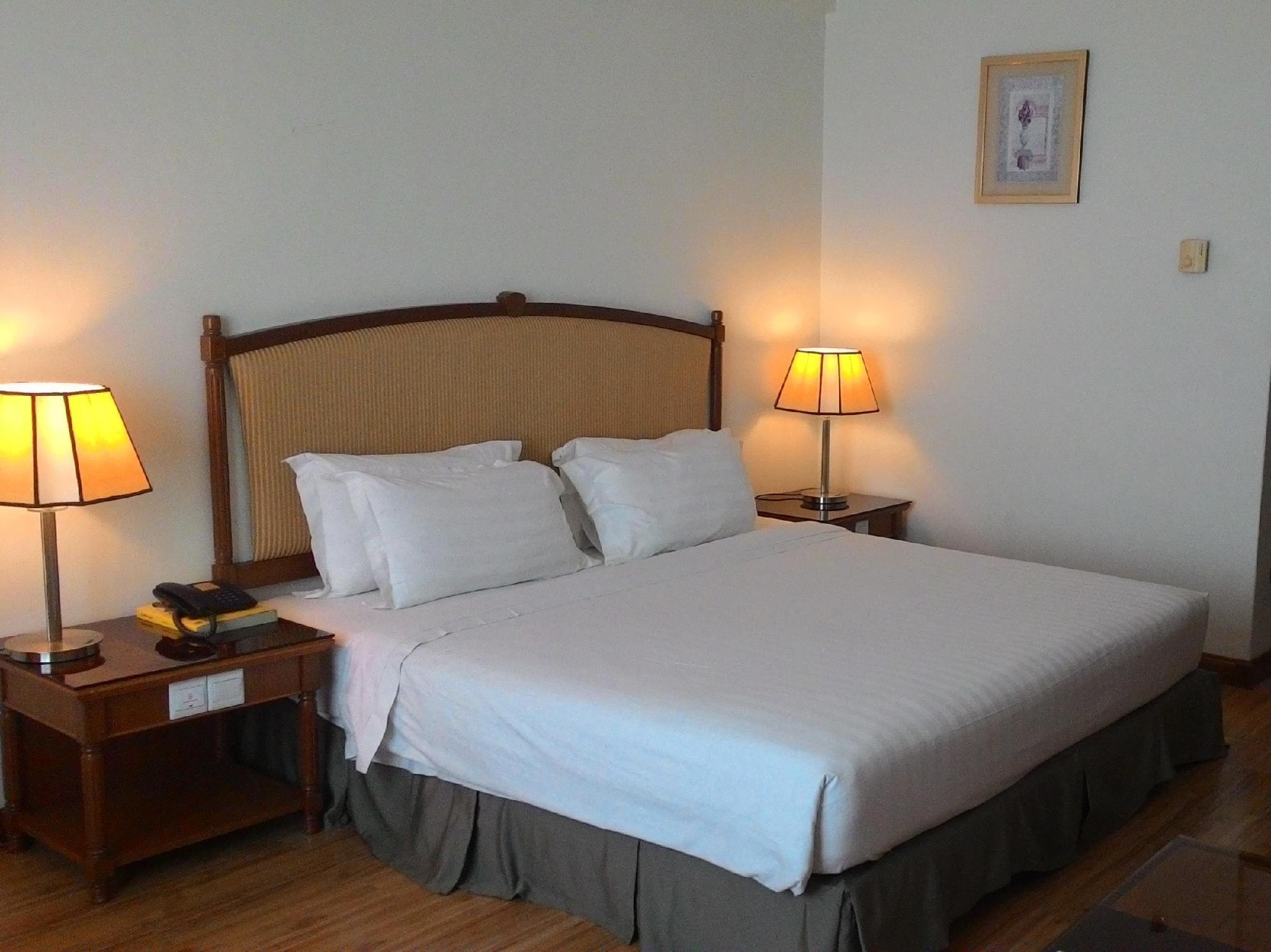 Oriental Crystal Hotel 5/17