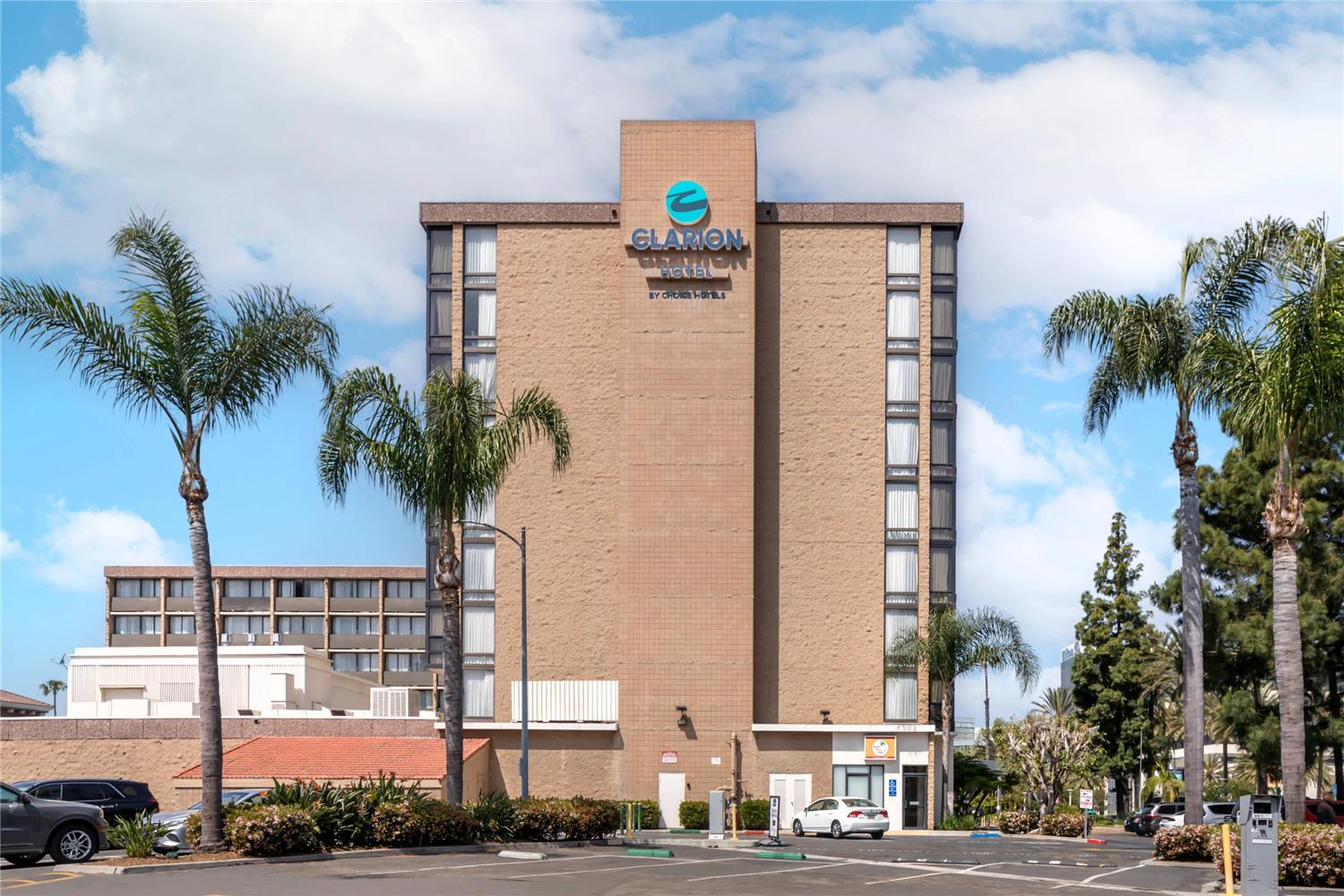 Clarion Hotel Anaheim Resort 6/45