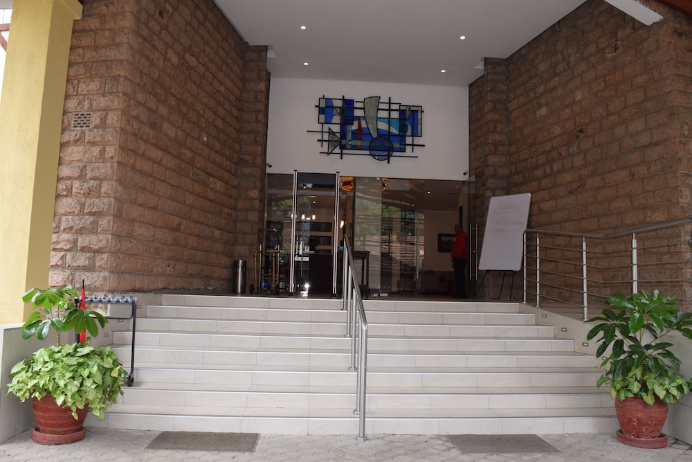 Lobby at Hillpark Hotel Nairobi, NAIROBI