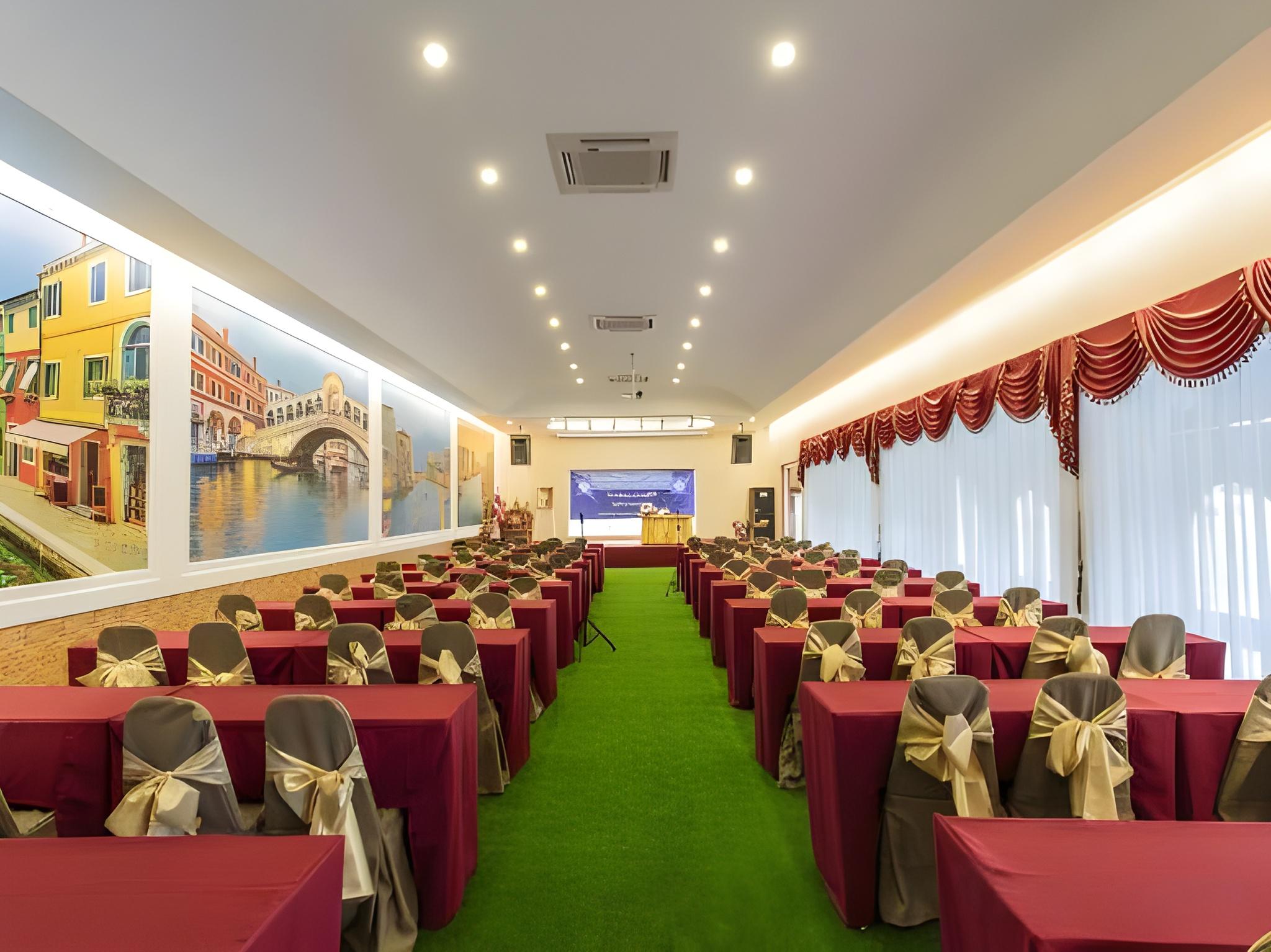 Thada Chateau Hotel 43/50