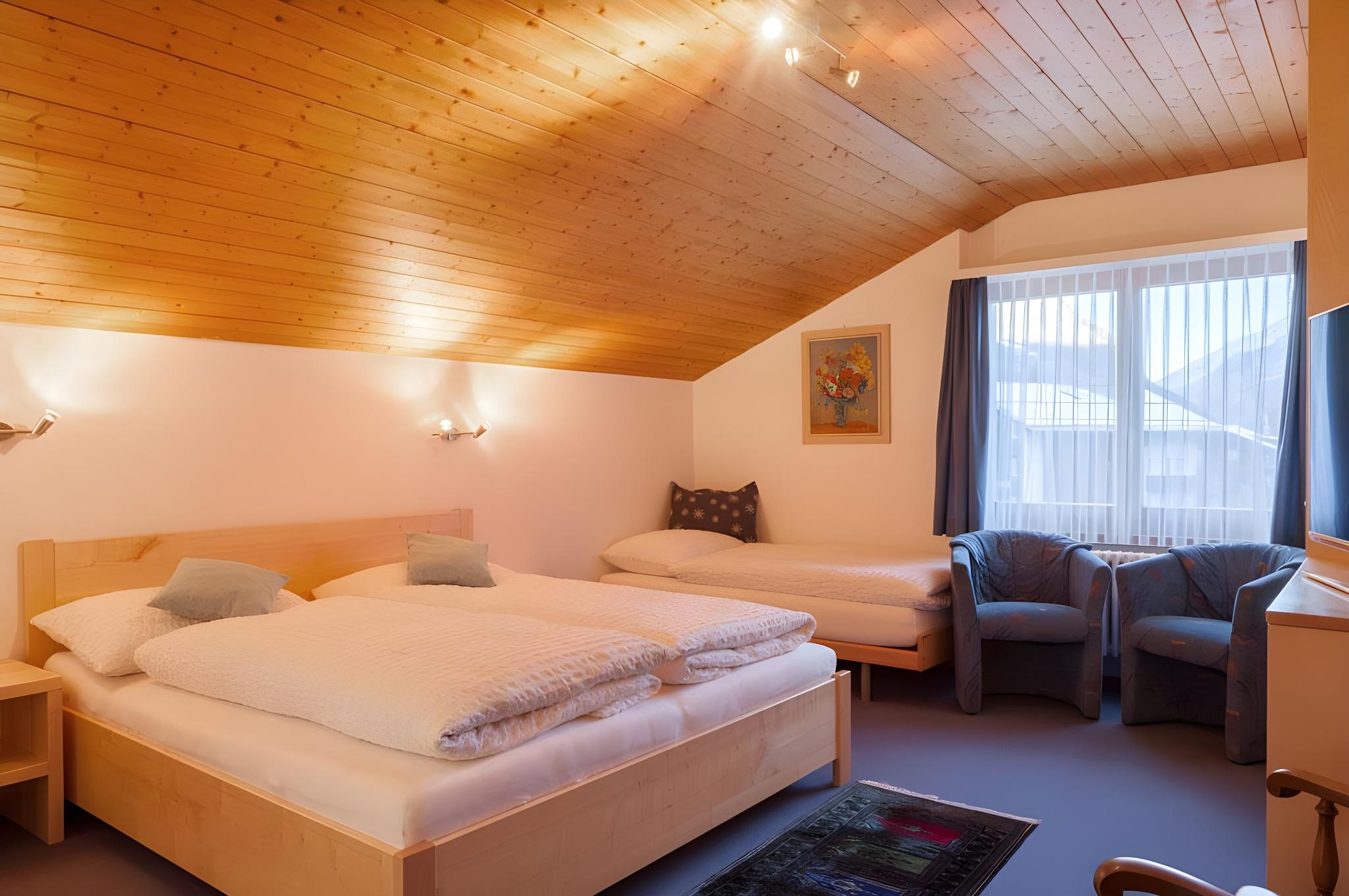 Room, Triple, 1 Double and 3 Single Beds