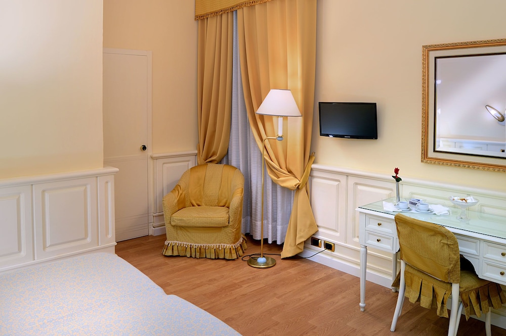 Ambasciatori Palace 46/53