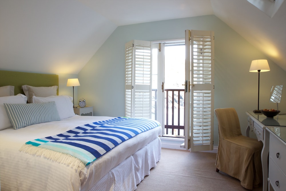 The Lugger Hotel 24/70