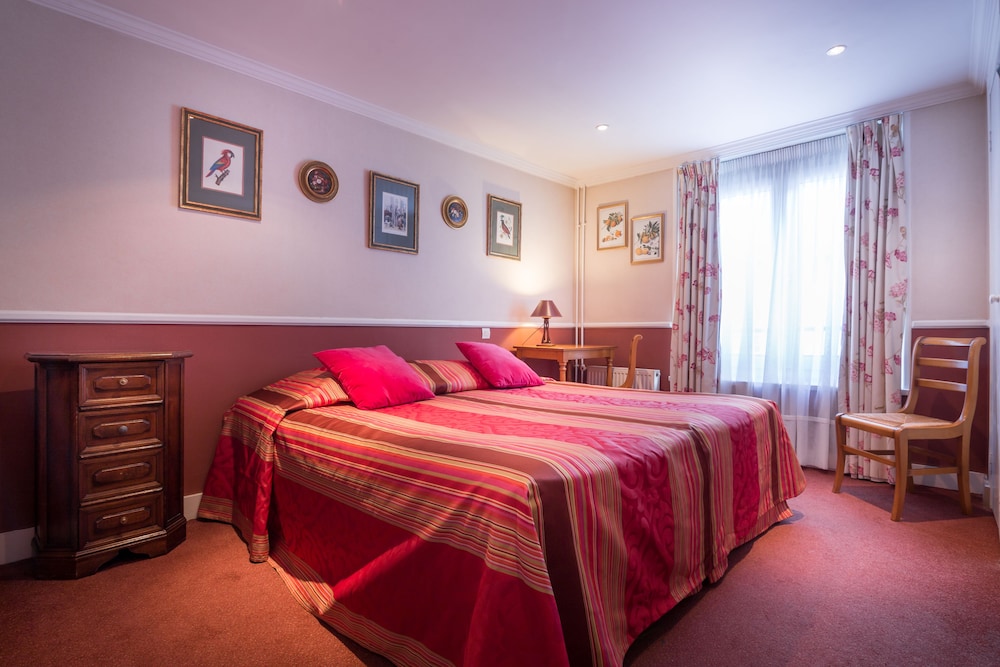 Hotel des Arts cite Bergere 11/31