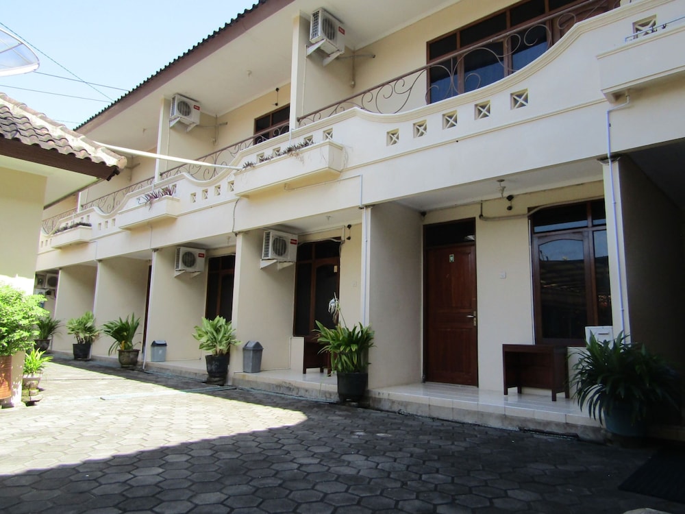 Hotel Family Syariah 1 by ZUZU 1/26