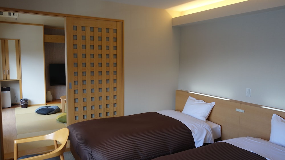 Hotel New Century 13/38