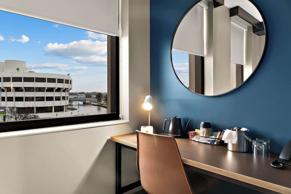 CityFlatsHotel - Port Huron, an Ascend Collection Hotel 40/40
