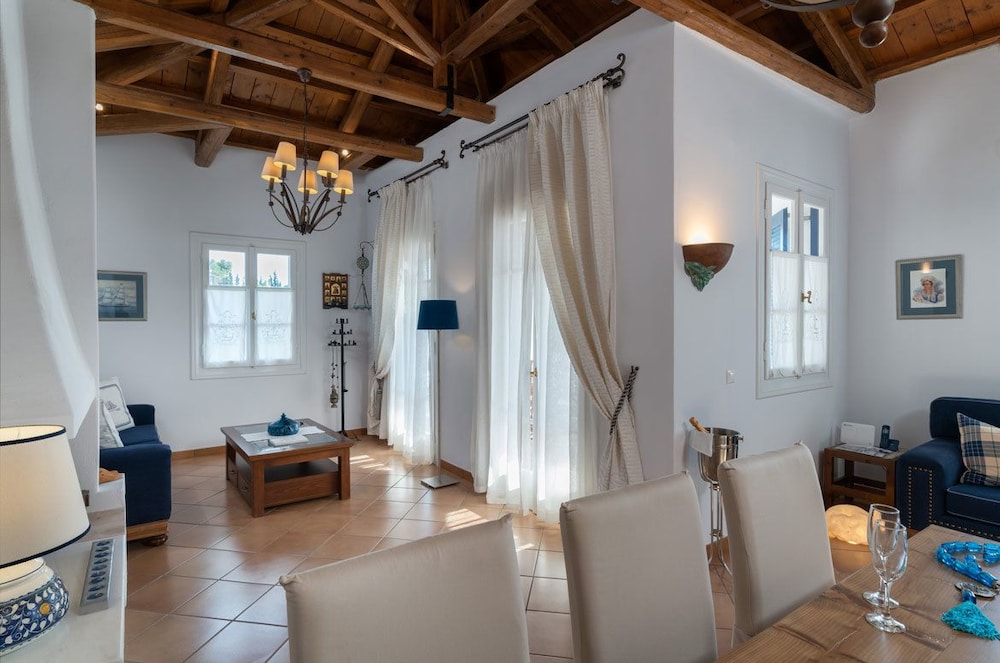 Porto Vecchio Spetses Luxury Suites 18/43