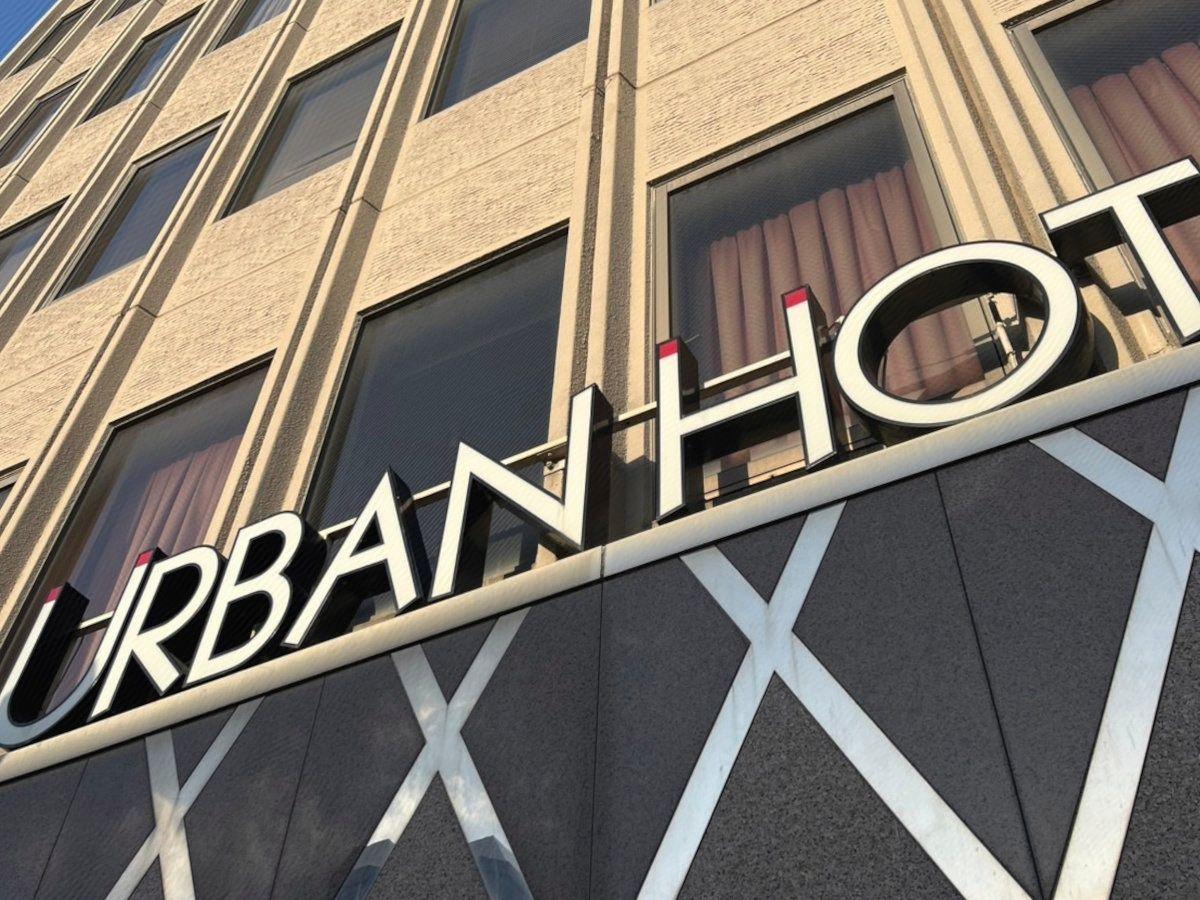 Urban Hotel 4/37