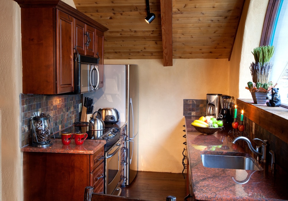 Alpine Village Suites 49/50