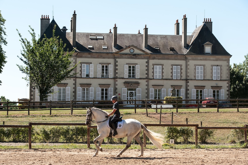 Chateau D'ygrande 4/67