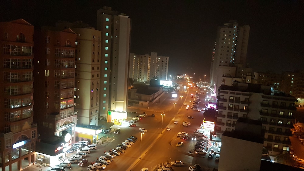 Magic Suite Hotel Salmiya 46/51