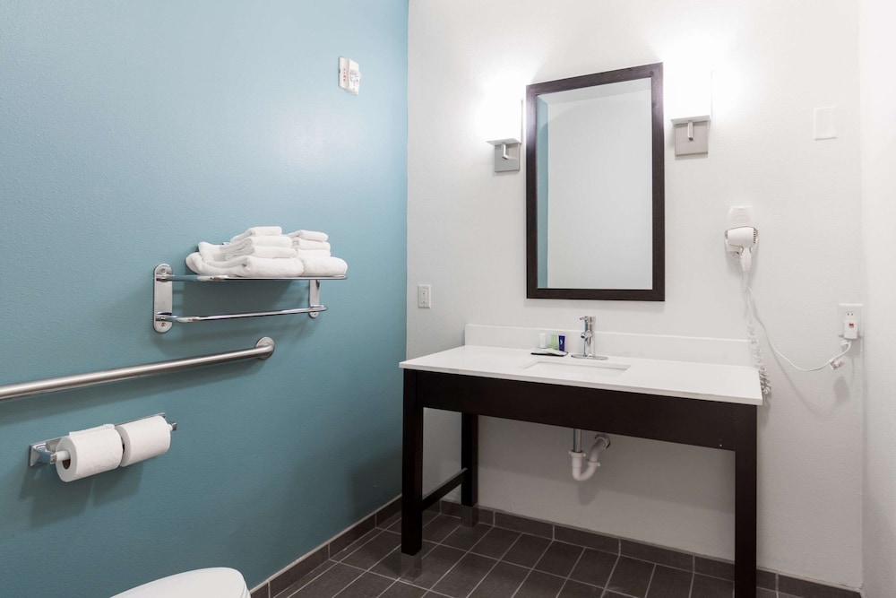 Sleep Inn & Suites Washington near Peoria 7/45