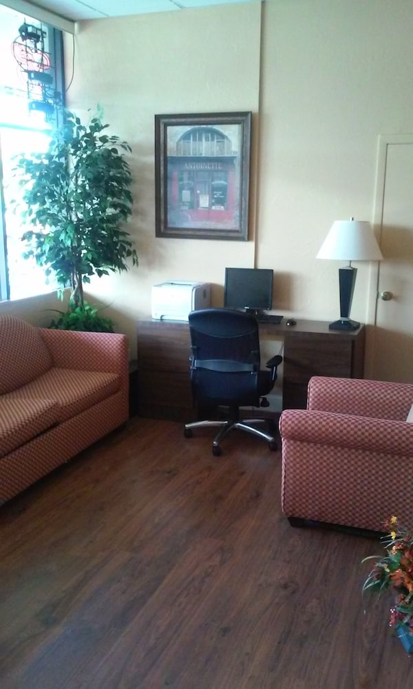 Imperial Swan Hotel Suites 23/38