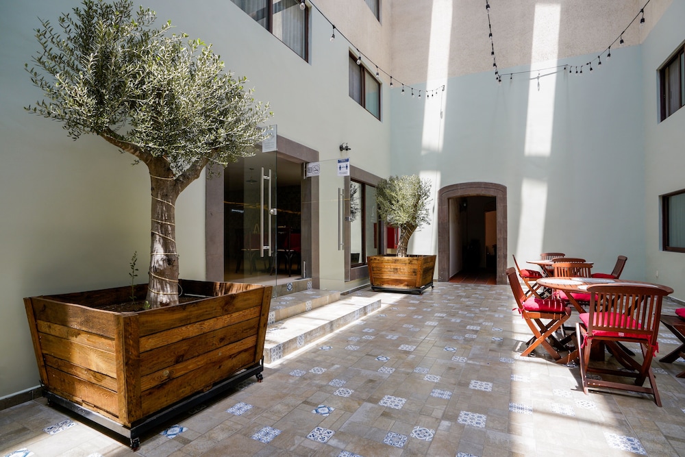 Hotel Senorial 3/50