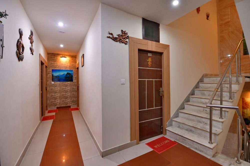 Hotel Dharam Villa 14/15