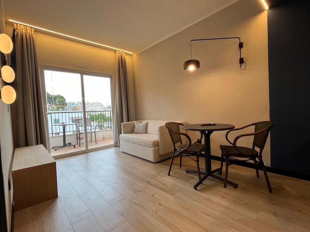 1 Bedroom, Junior Suite, Twin Beds, Sofa, Terrace, Hotel Lis 7/10