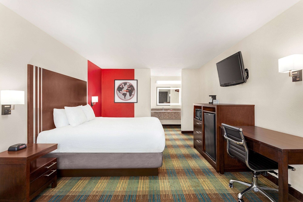 Ramada by Wyndham San Antonio Near SeaWorld/Lackland AFB 24/63