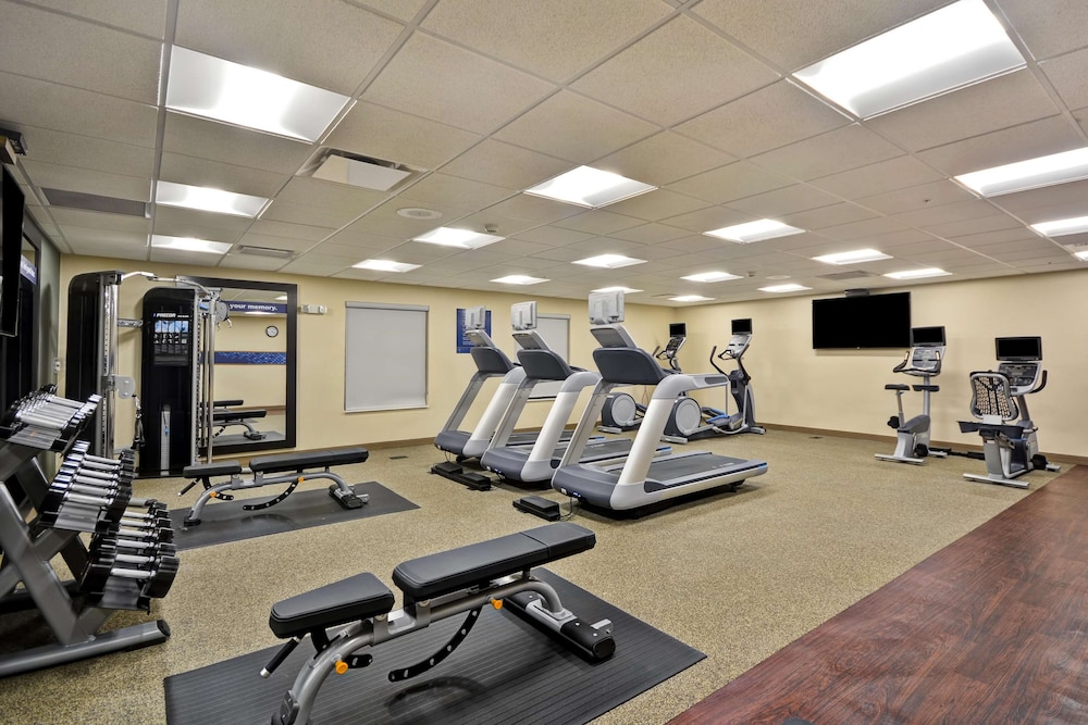 Hampton Inn Suites Detroit Warren 27/49
