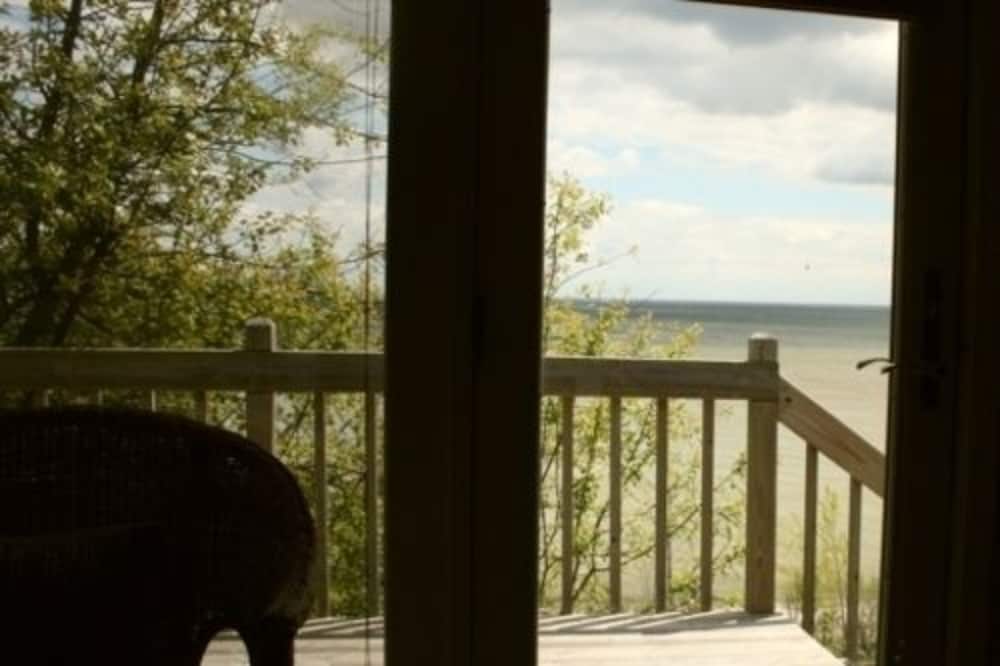 at the Waters Edge Bed &amp; Breakfast 55/61