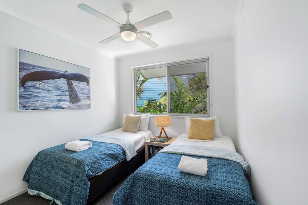 3 BEDROOMS, TOWN HOUSE