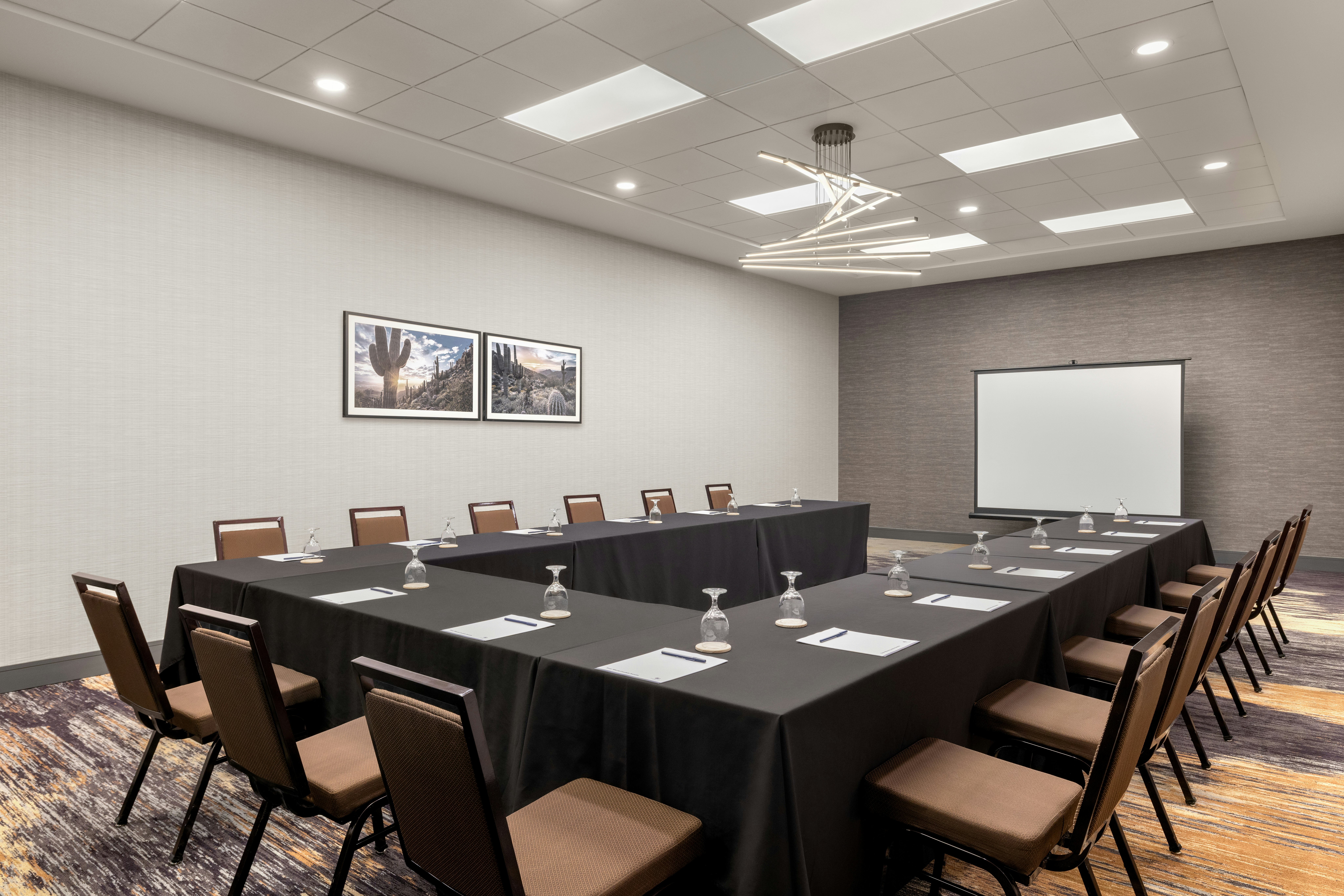 DoubleTree by Hilton Phoenix Midtown 43/50