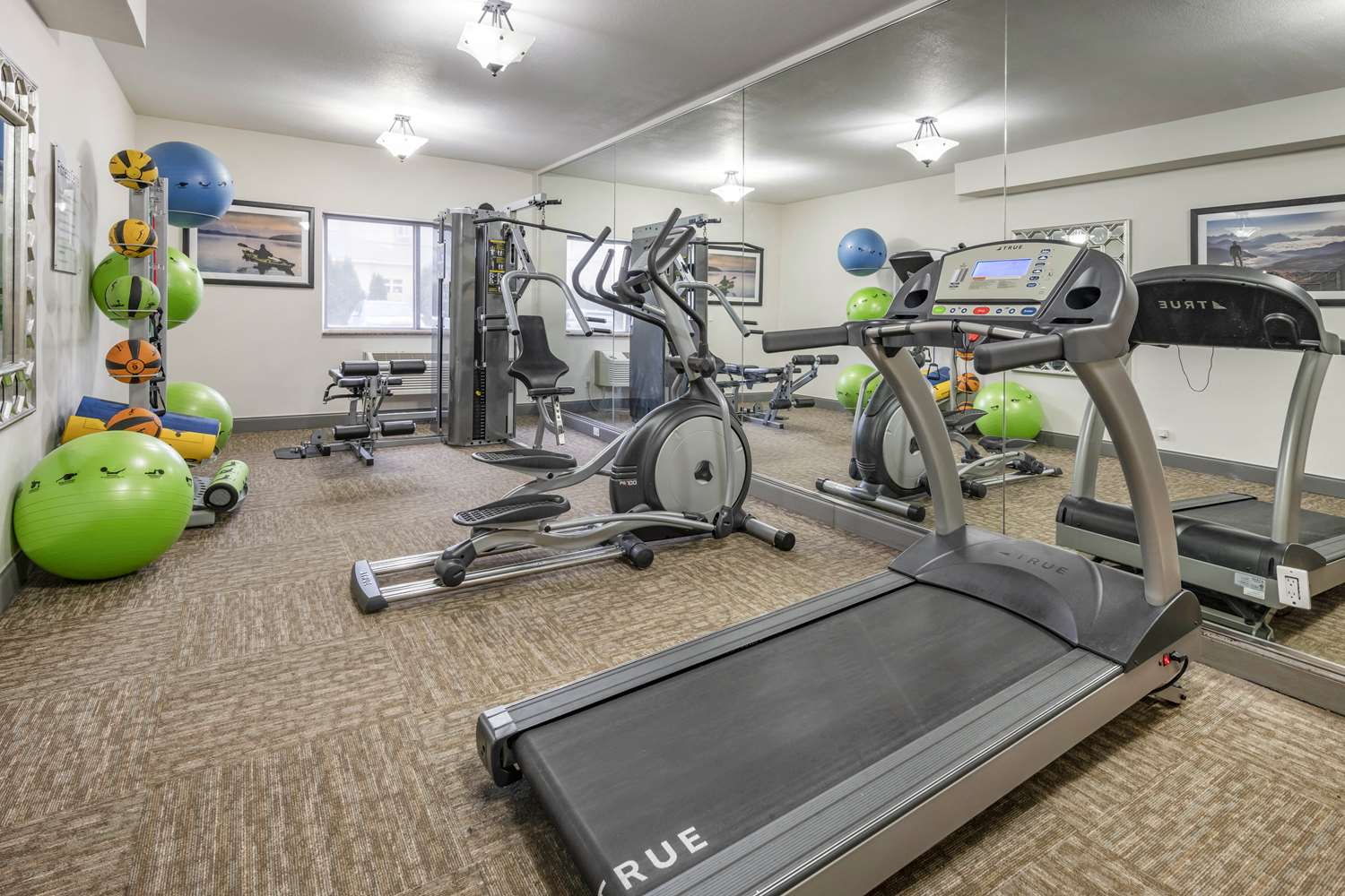 Best Western Plus Peppertree Airport Inn 39/57