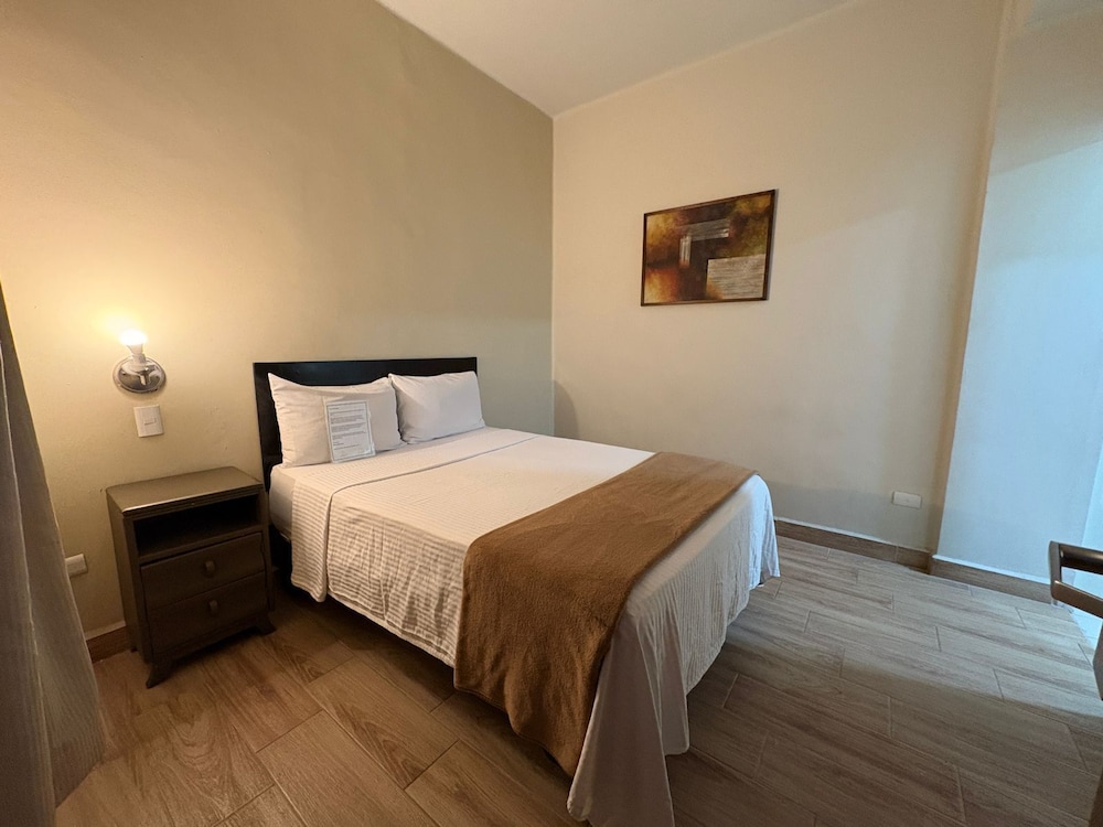 Hotel Plaza Del Arco Express 38/65
