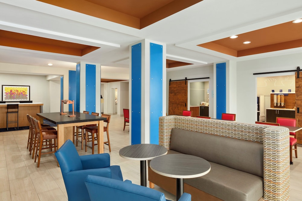 Holiday Inn Express & Suites Fort Myers East - The Forum 56/65