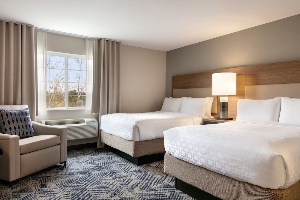 Candlewood Suites Springfield, an IHG Hotel 12/47
