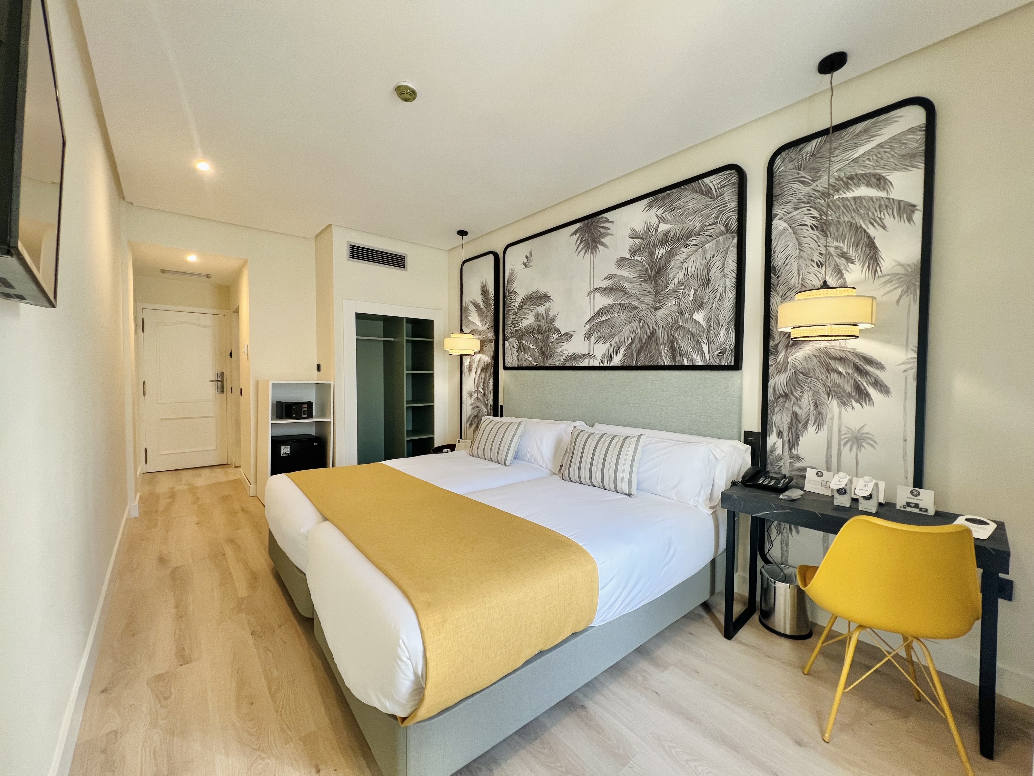 Standard, Double or Twin Bed