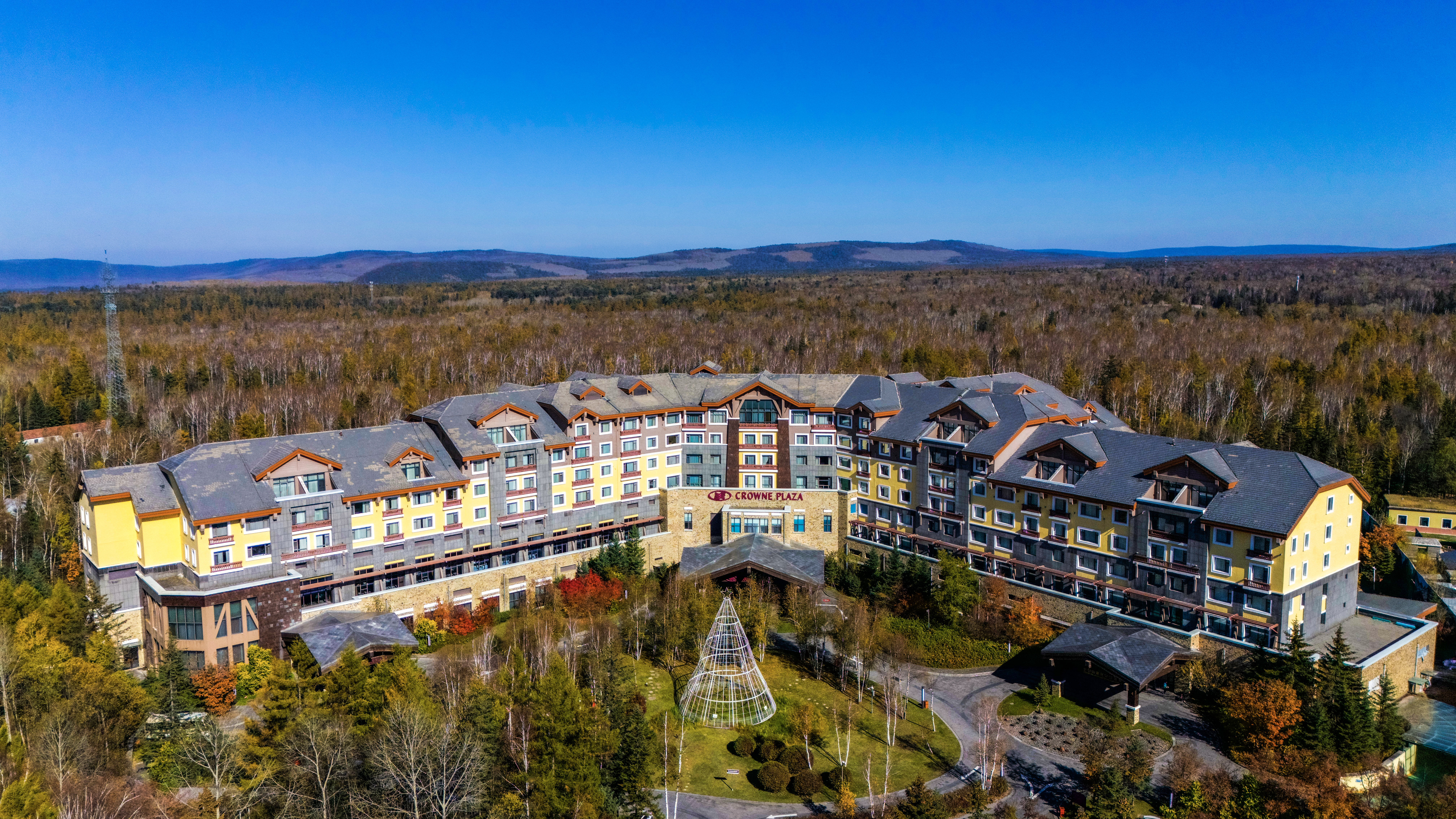CROWNE PLAZA RESORT CHANGBAISHAN HOT SPRING 4/50