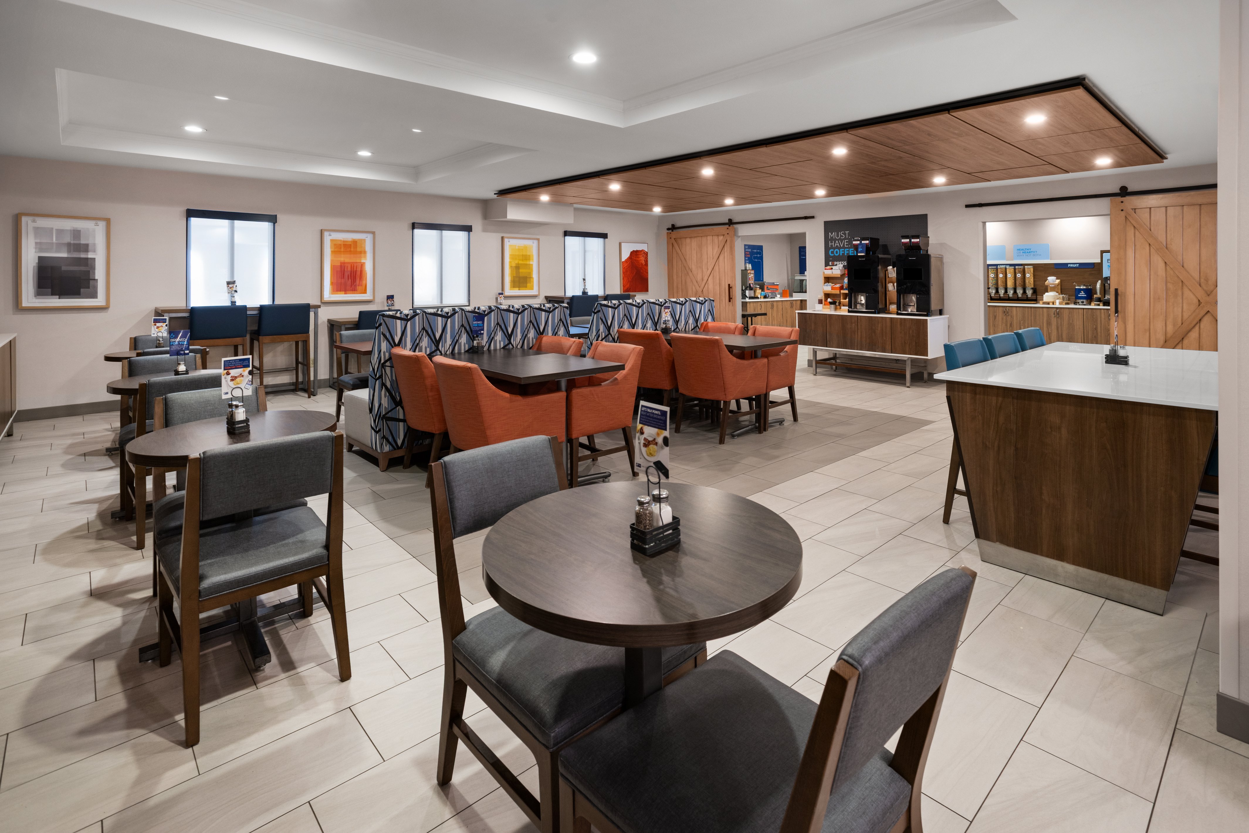 Holiday Inn Express Syracuse-Fairgrounds 57/75