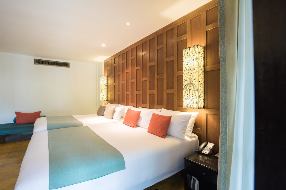 Centara Karon Resort Phuket 24/85