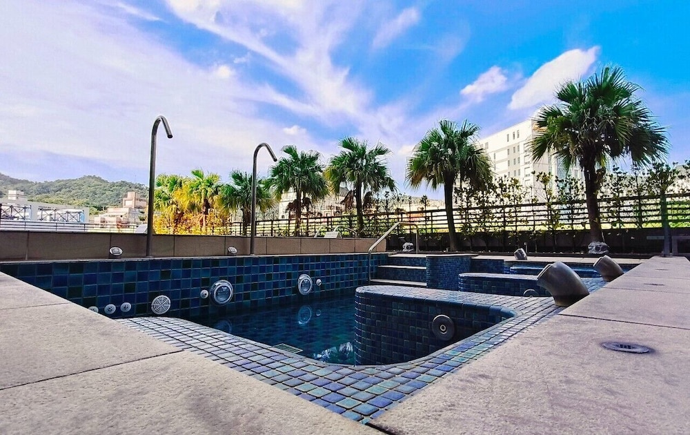 S Aura Hotel 46/50