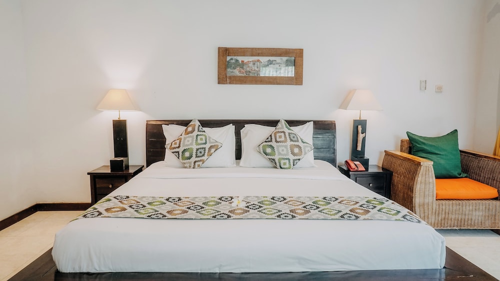 GARDEN, DELUXE, SUITE