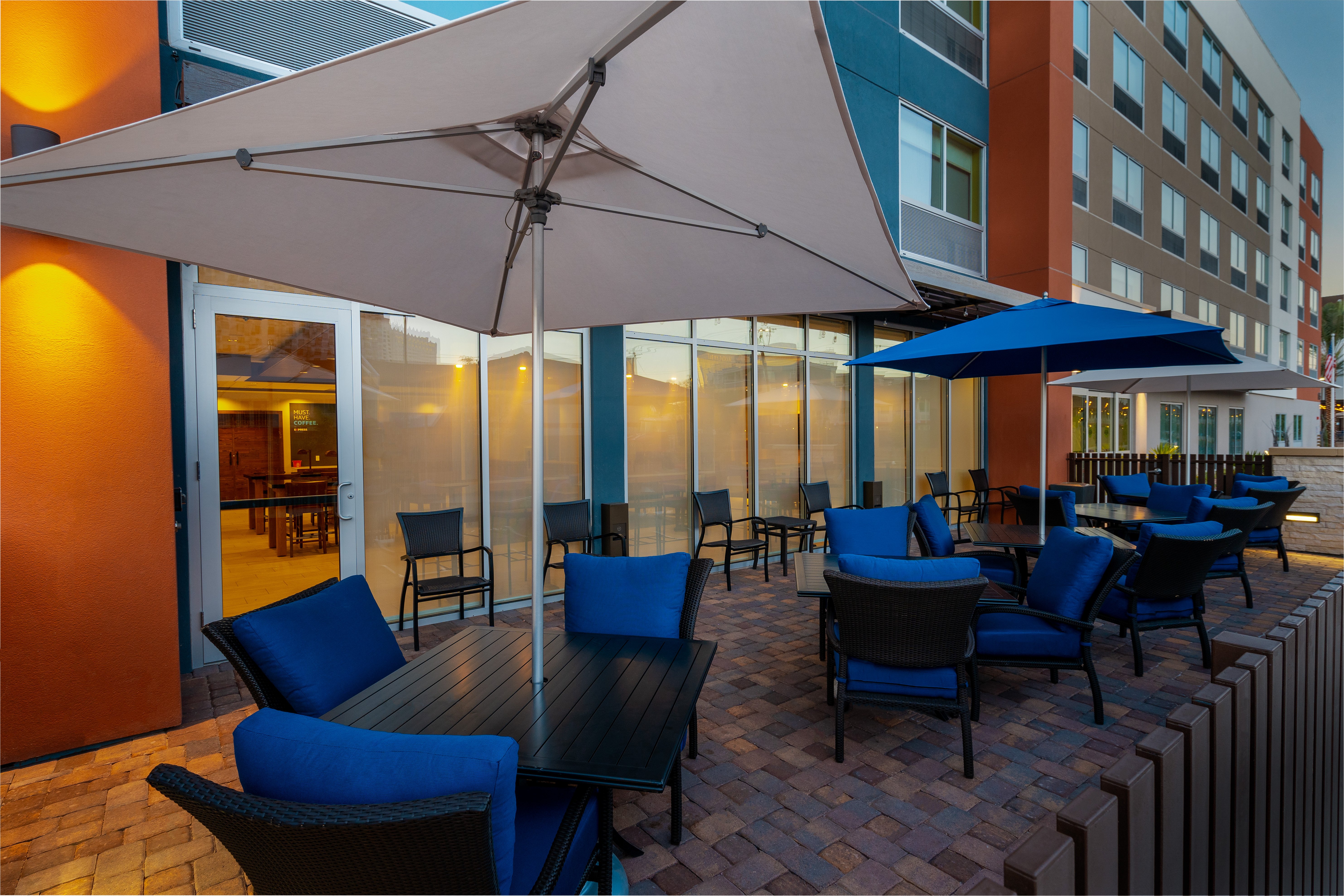 Holiday Inn Express And Suites Las Vegas E Tropicana 35/52
